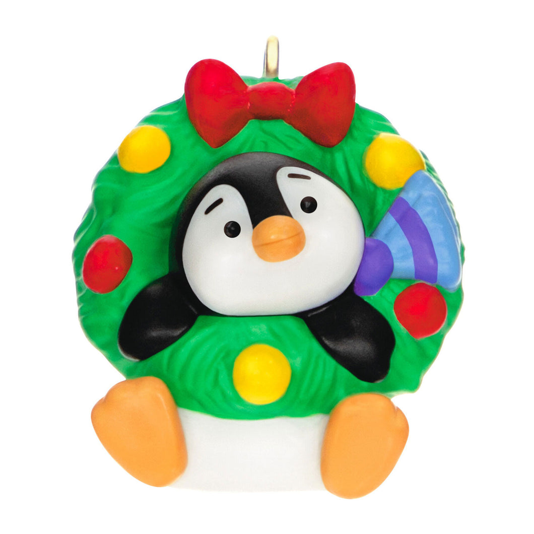 Mini Petite Penguins A Welcoming Wreath Ornament, 1